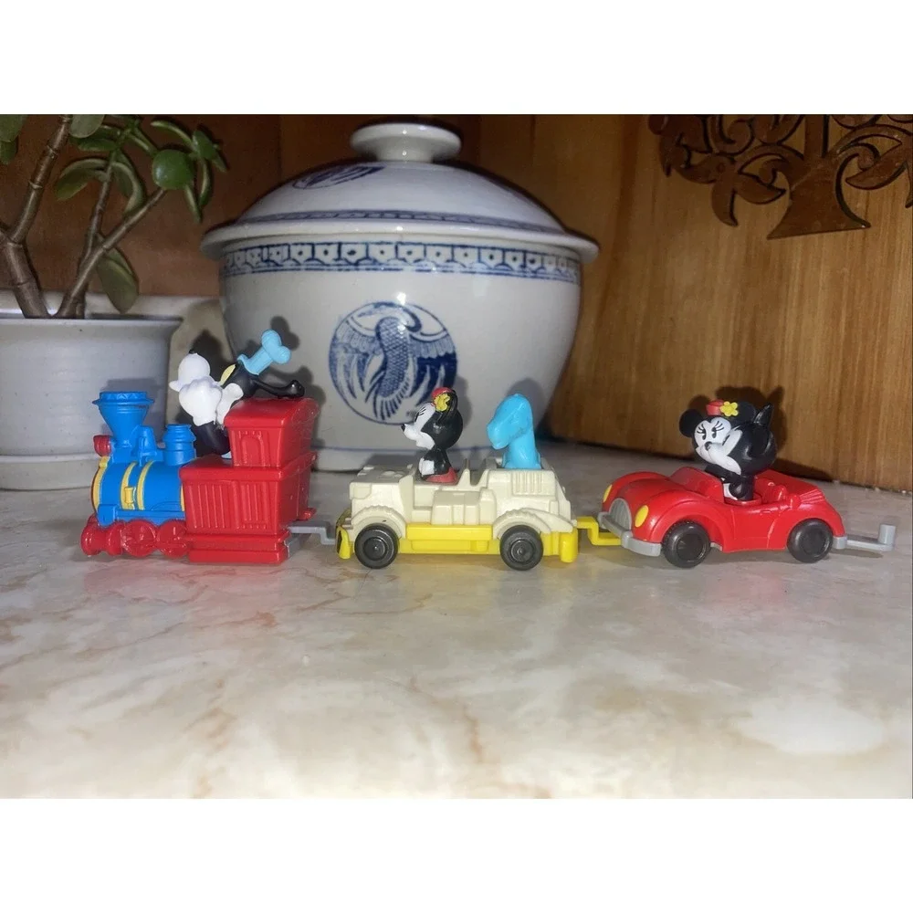 Walt Disney World Dinosaur Mission Space Runaway Railway‎ Plane Train Car Toys